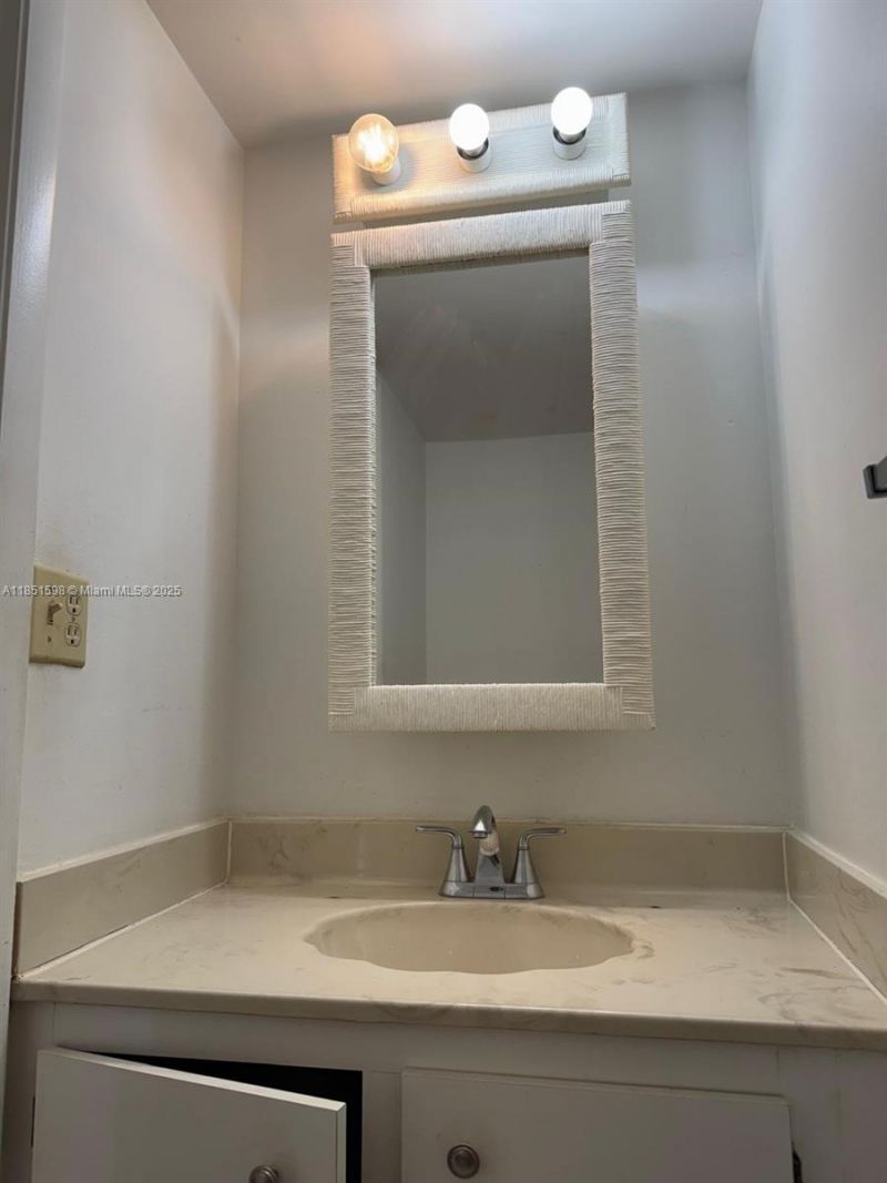 200 Leslie Dr, Unit 616, Hallandale Beach, FL 33009 Photo