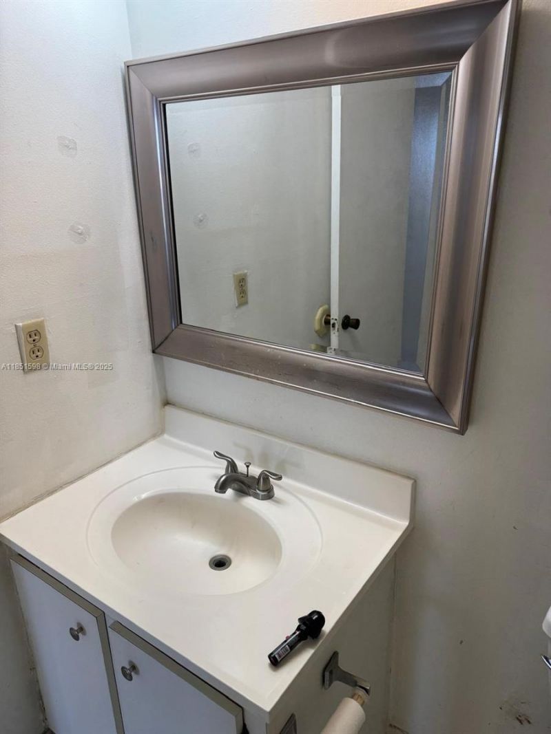 200 Leslie Dr, Unit 616, Hallandale Beach, FL 33009 Photo