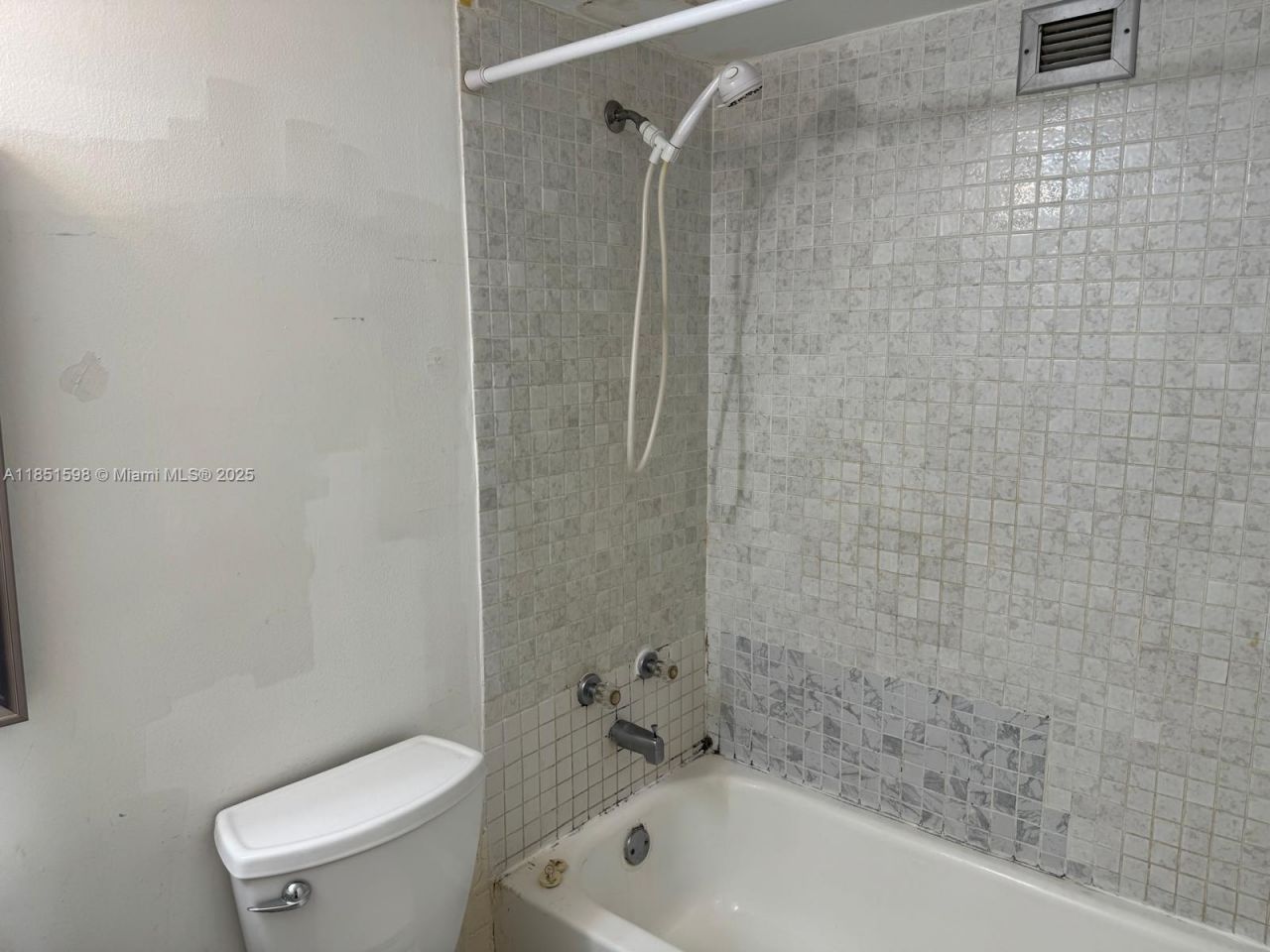 200 Leslie Dr, Unit 616, Hallandale Beach, FL 33009 Photo