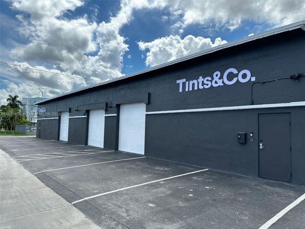 15 NW 9th Ave, Fort Lauderdale, FL 33311