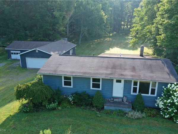 2693 Mahan Denman Road NW, Bristolville, OH 44402