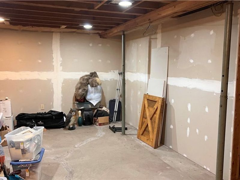 2693 Mahan Denman Road NW, Bristolville, OH 44402 Photo 25