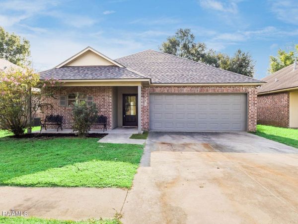 109 Country Garden Lane, Lafayette, LA 70507