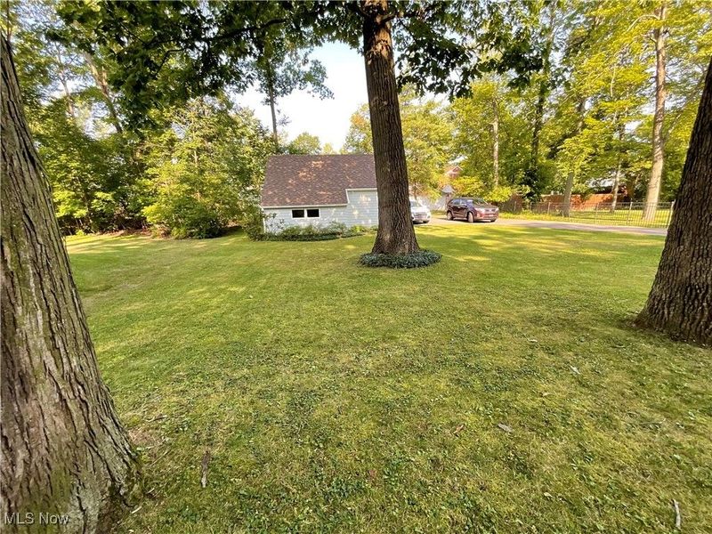 7240 Oak Drive, Poland, OH 44514 Photo 2