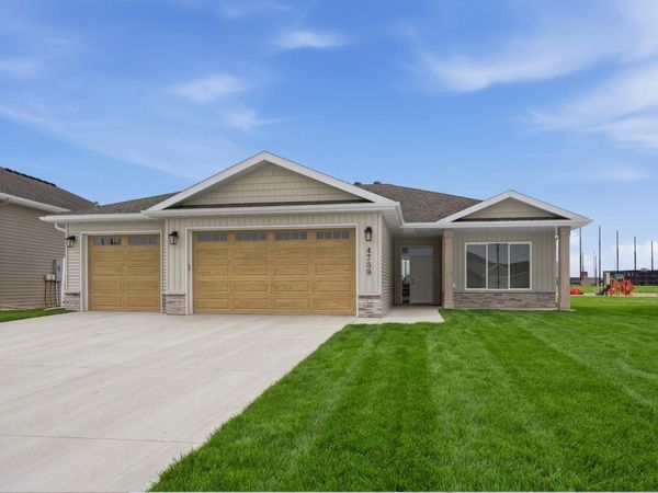 4769 32nd Street S, Fargo, ND 58104