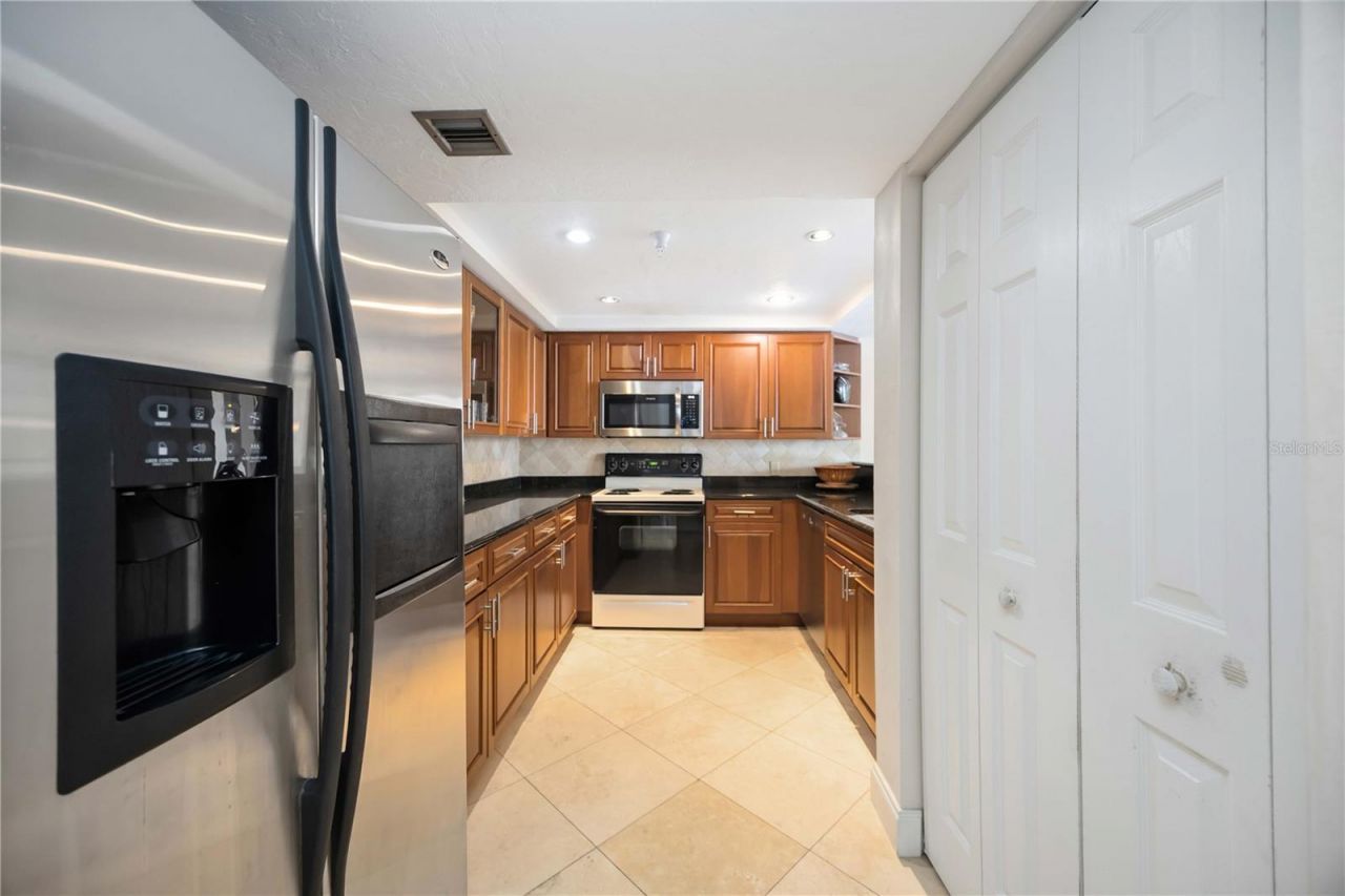 11 Sunset Drive, Unit 505, Sarasota, FL 34236 Photo