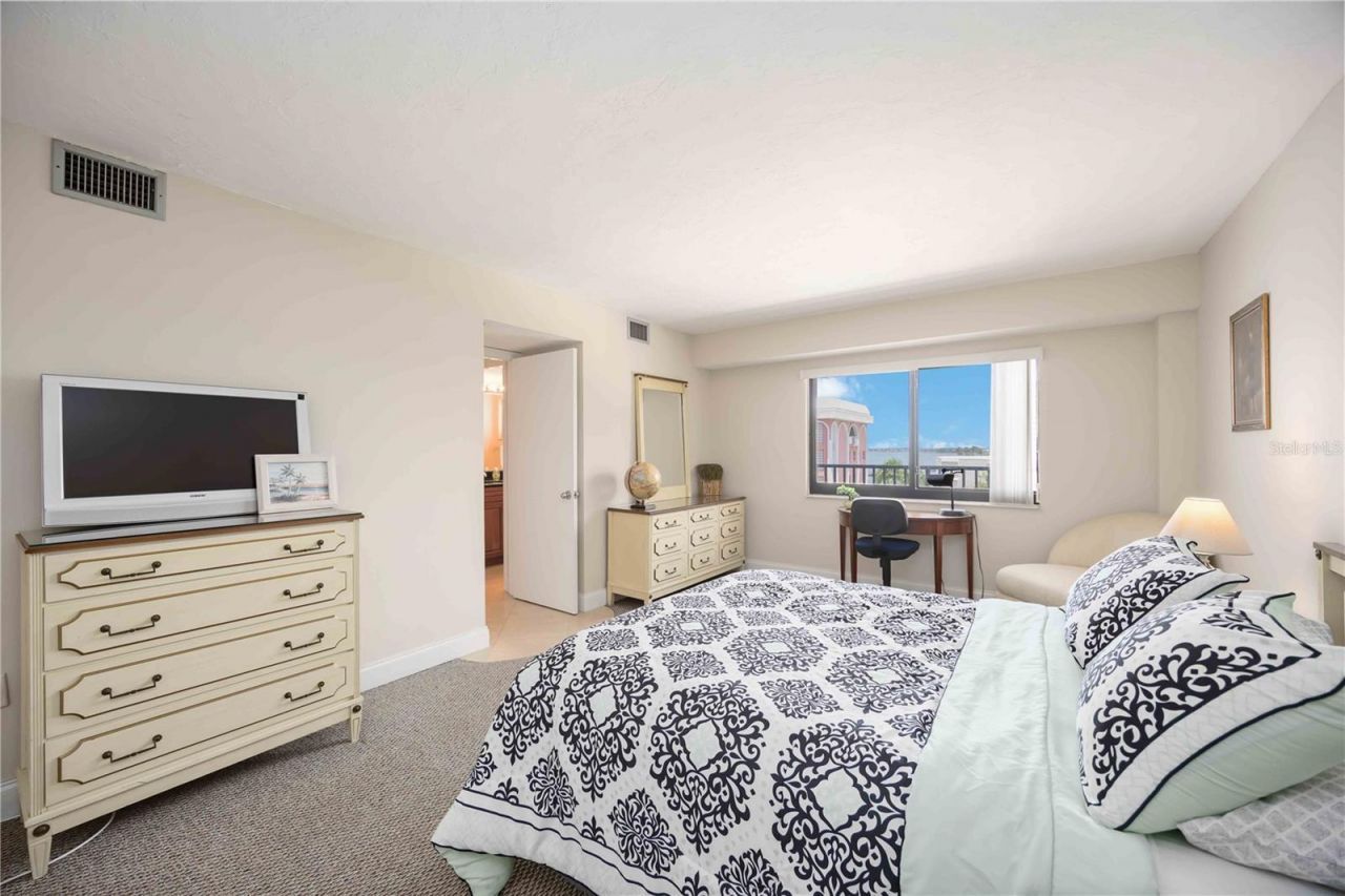 11 Sunset Drive, Unit 505, Sarasota, FL 34236 Photo