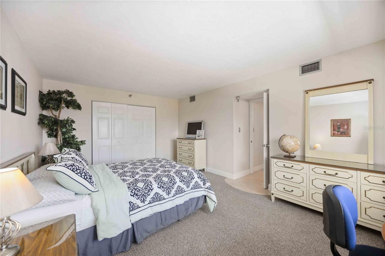 11 Sunset Drive, Unit 505, Sarasota, FL 34236 Photo