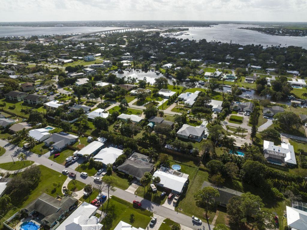 1104 NW 12th Terrace, Stuart, FL 34994 Photo
