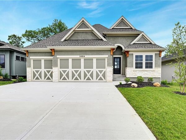 24916 W 98th Place, Lenexa, KS 66227