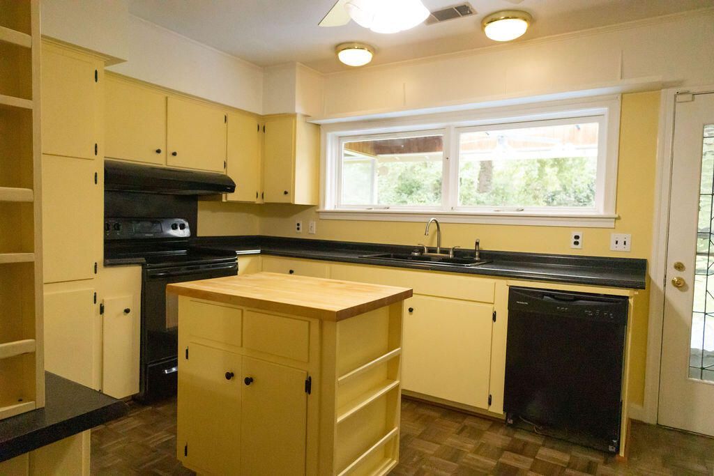 201 Overhill Drive Photo 20