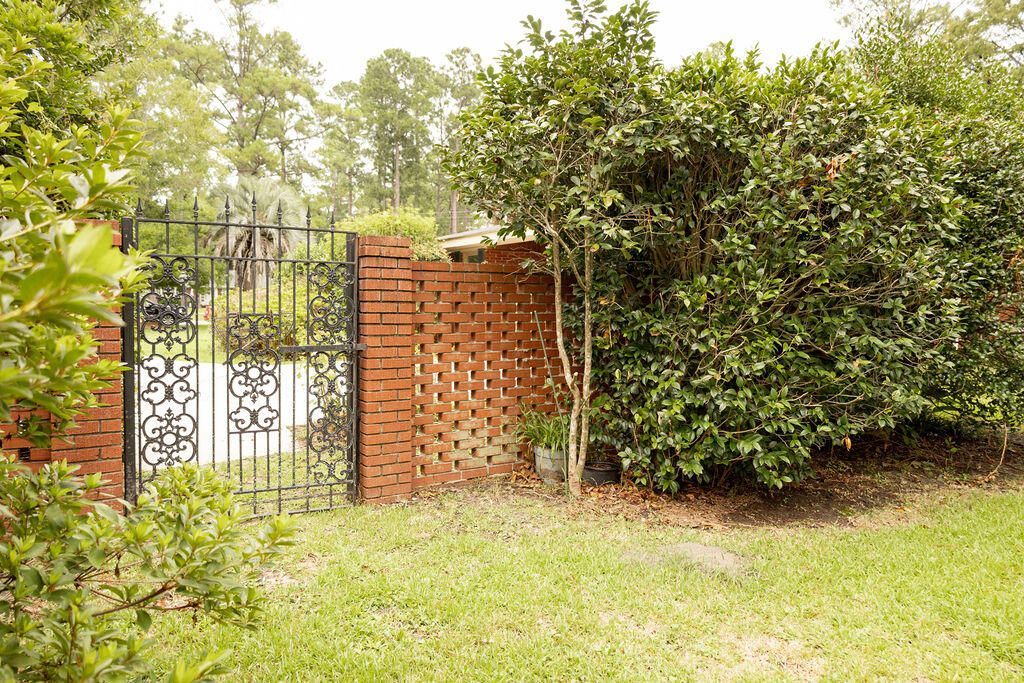 201 Overhill Drive Photo 25