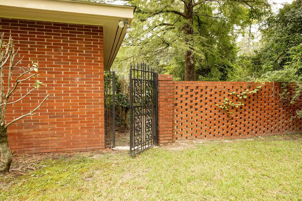 201 Overhill Drive Photo 28