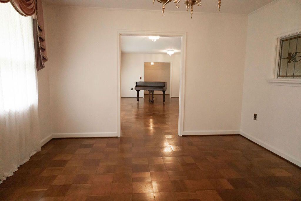 201 Overhill Drive Photo 5