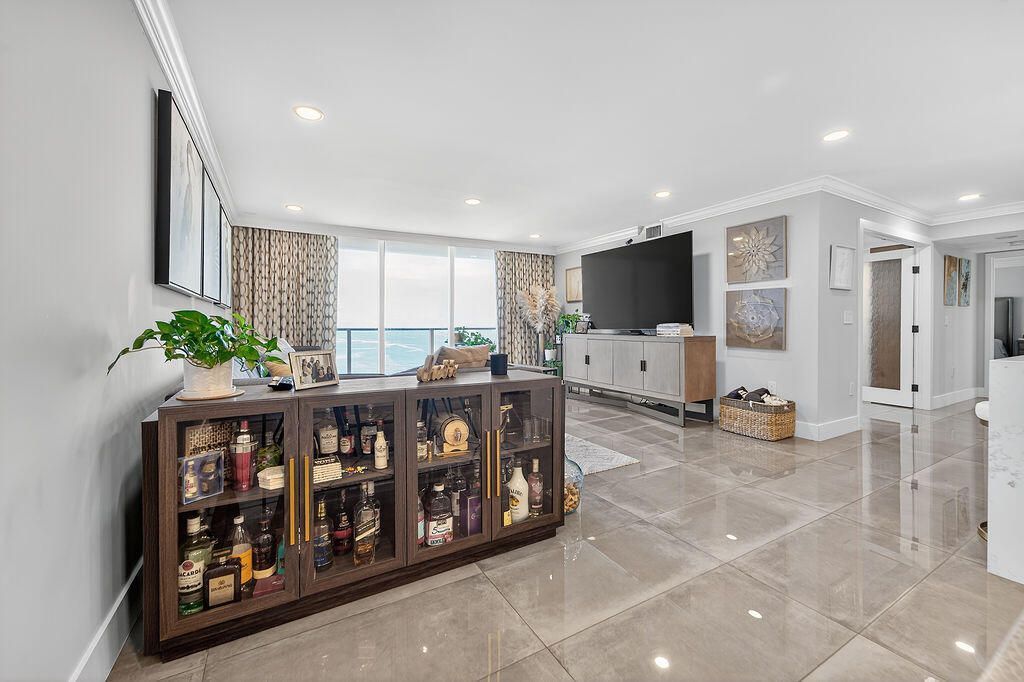 5440 N Ocean Drive, Unit 1404, Singer Island, FL 33404 Photo