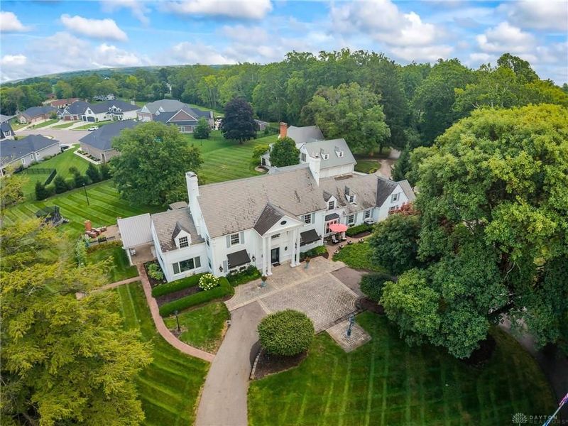 1550 Creekwood Drive, Troy, OH 45373 Photo 2