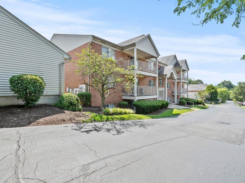 5765 Cheviot Road, Unit 5-2D, Cincinnati, OH 45247 Photo 3