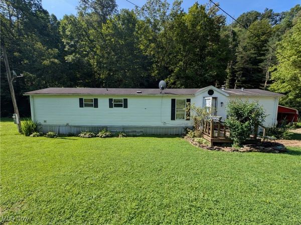 422 Sand Ridge Road, Millstone, WV 25261