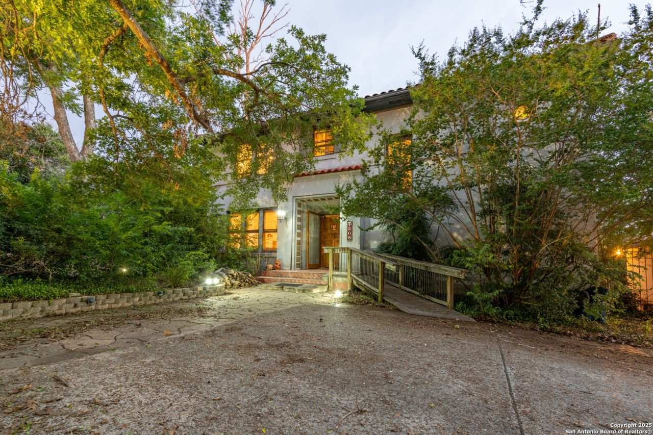 208 Terrell, Terrell Hills, TX 78209 Main Photo