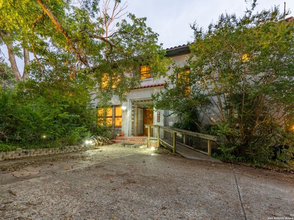 208 terrell, Terrell Hills, TX 78209