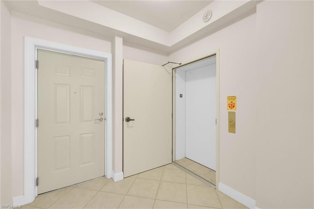 2745 1st St, Unit 405, Fort Myers, FL 33916 Photo