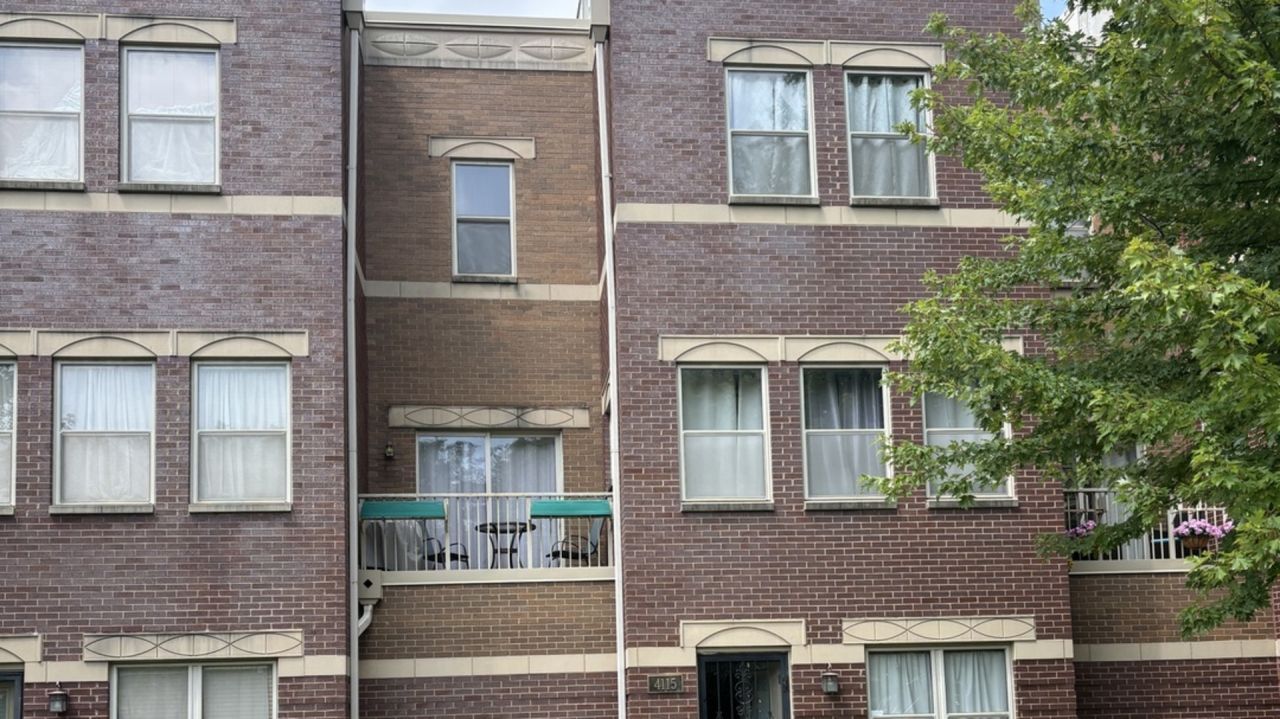 4115 S Maryland Avenue, Chicago, IL 60638 Main Photo