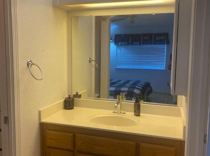 7566 Sunmore Ln, Sacramento, CA 95828 Photo