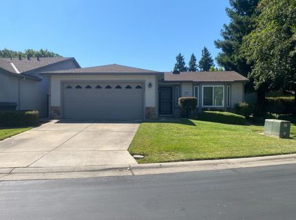 7566 Sunmore Ln, Sacramento, CA 95828 Photo