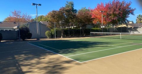 7566 Sunmore Ln, Sacramento, CA 95828 Photo