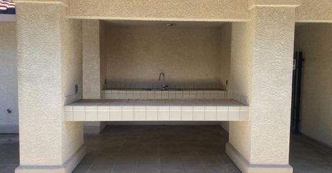 7566 Sunmore Ln, Sacramento, CA 95828 Photo