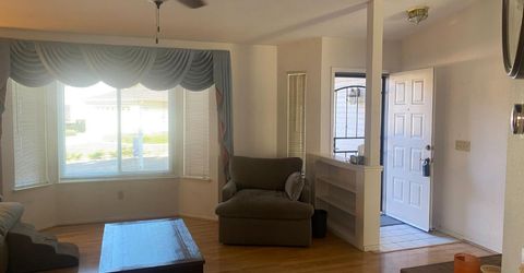 7566 Sunmore Ln, Sacramento, CA 95828 Photo