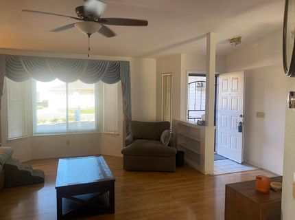 7566 Sunmore Ln, Sacramento, CA 95828 Photo