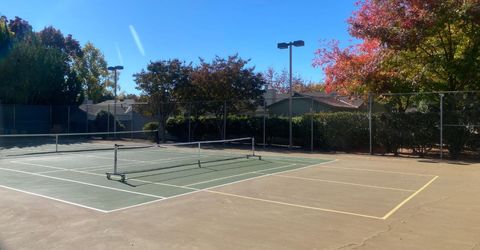 7566 Sunmore Ln, Sacramento, CA 95828 Photo