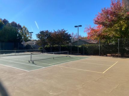 7566 Sunmore Ln, Sacramento, CA 95828 Photo