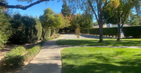 7566 Sunmore Ln, Sacramento, CA 95828 Photo