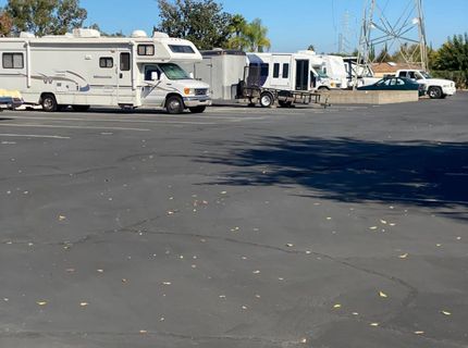 7566 Sunmore Ln, Sacramento, CA 95828 Photo