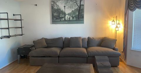 7566 Sunmore Ln, Sacramento, CA 95828 Photo