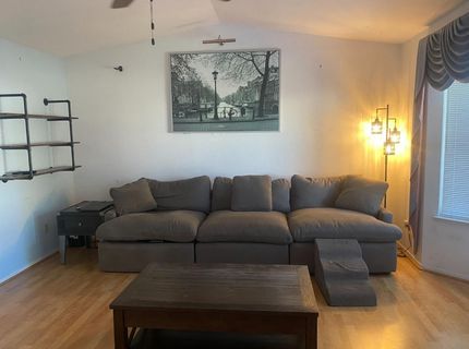 7566 Sunmore Ln, Sacramento, CA 95828 Photo