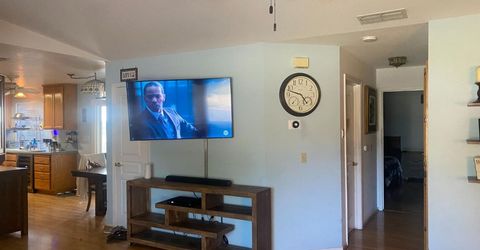 7566 Sunmore Ln, Sacramento, CA 95828 Photo