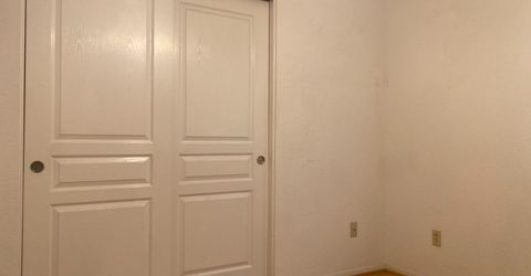 7566 Sunmore Ln, Sacramento, CA 95828 Photo