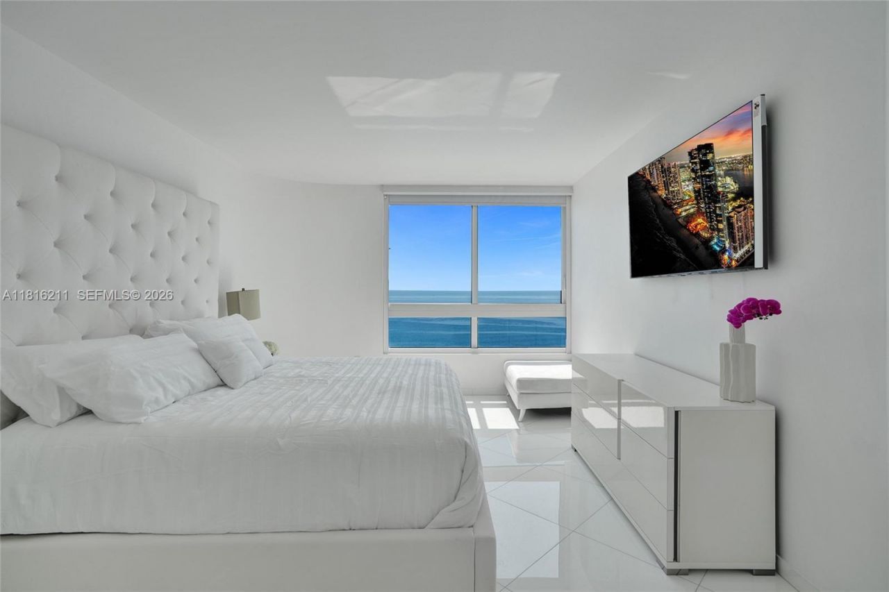 6365 Collins Ave, Unit 2403, Miami Beach, FL 33141 Photo