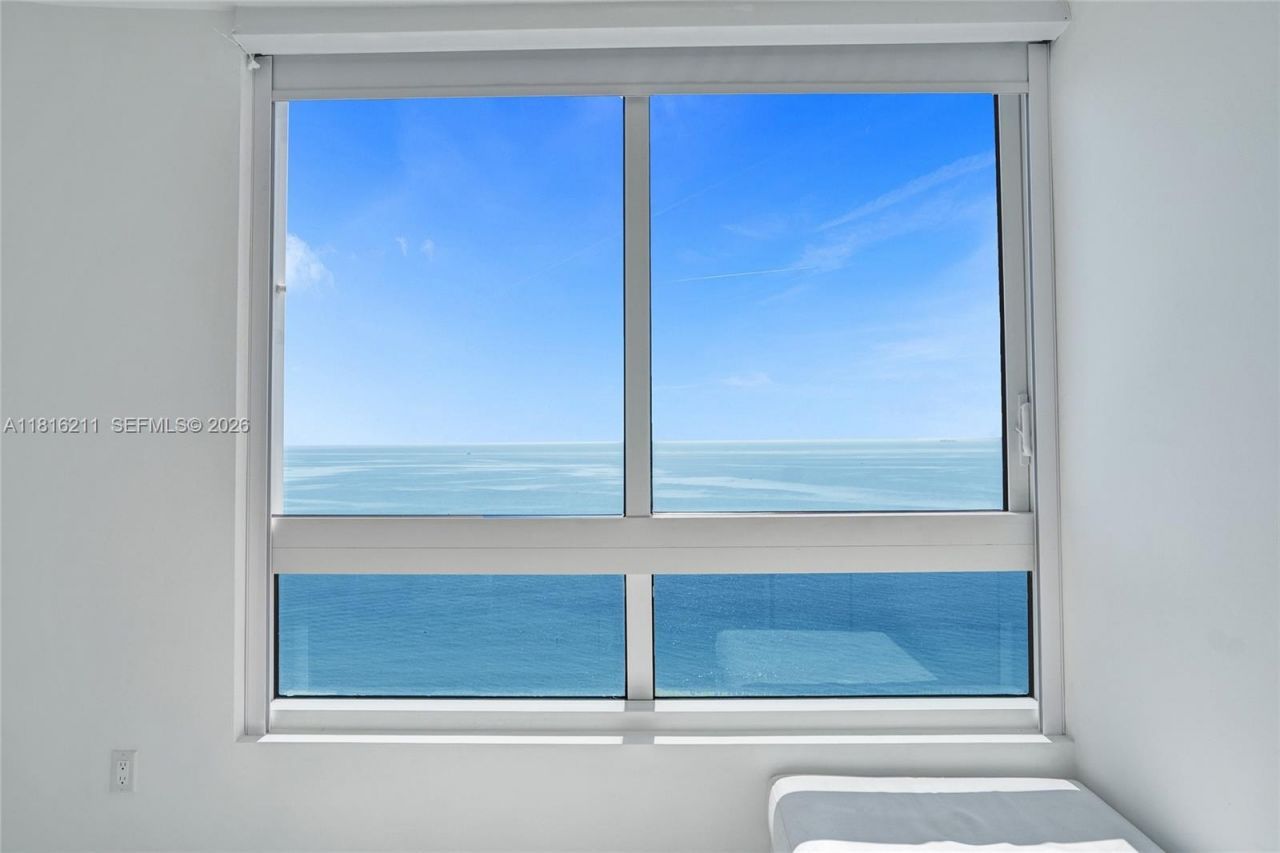 6365 Collins Ave, Unit 2403, Miami Beach, FL 33141 Photo