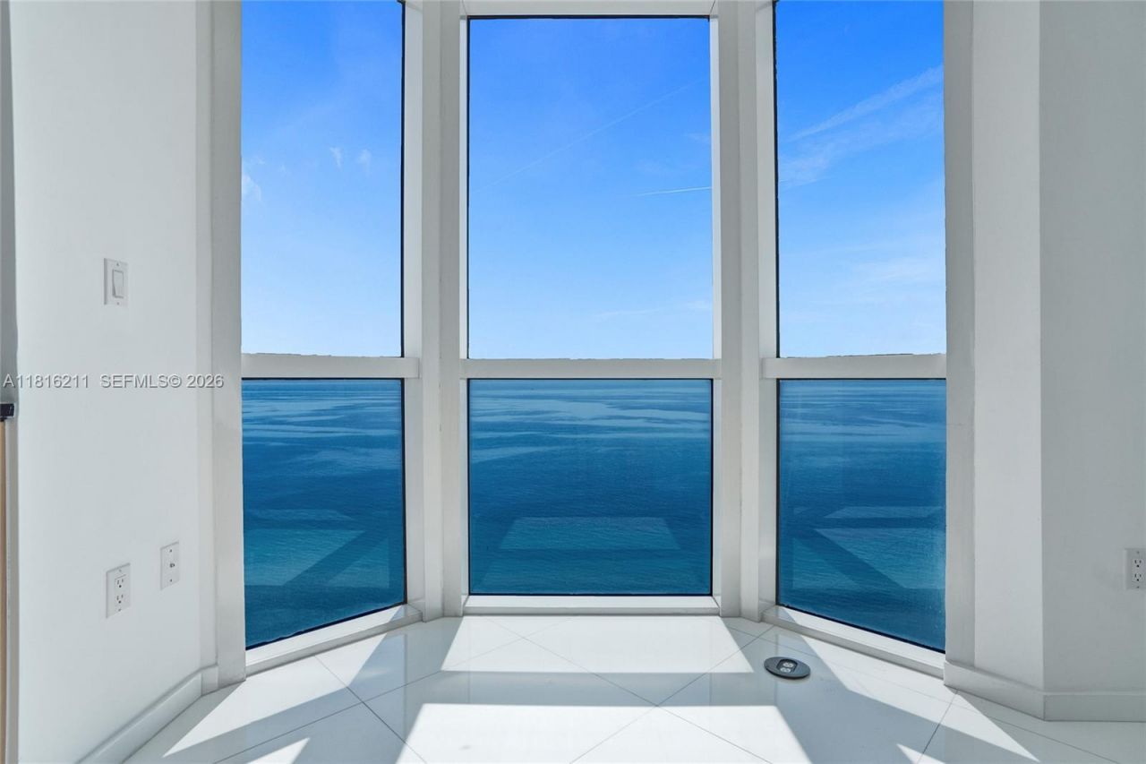 6365 Collins Ave, Unit 2403, Miami Beach, FL 33141 Photo