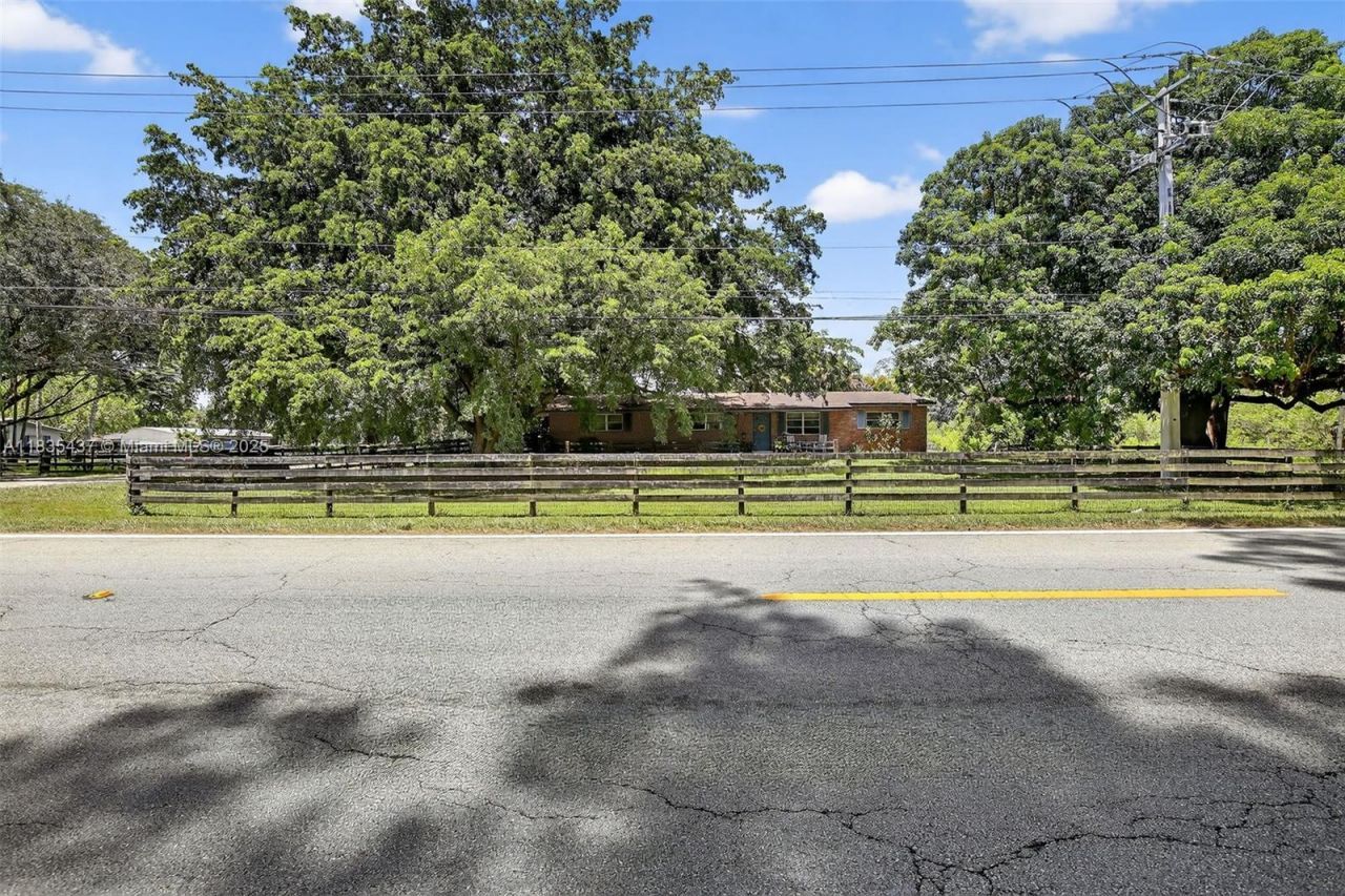 13851 SW 26th St, Davie, FL 33325 Photo