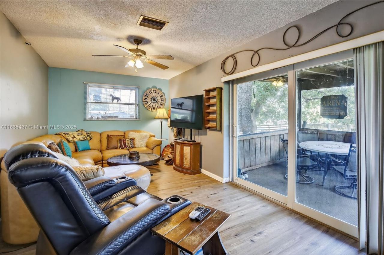 13851 SW 26th St, Davie, FL 33325 Photo