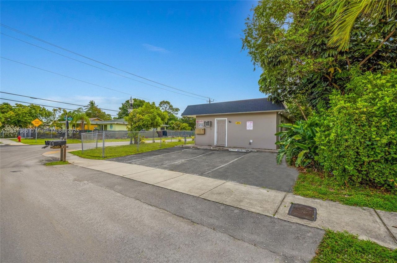 848 NW 2nd Ave, Fort Lauderdale, FL 33311 Photo