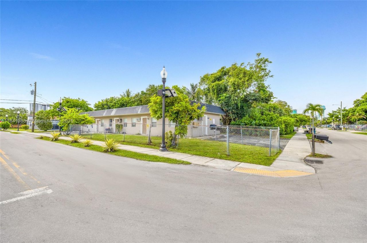 848 NW 2nd Ave, Fort Lauderdale, FL 33311 Photo