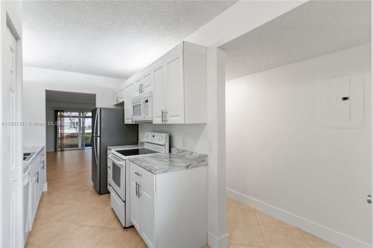 1400 SW 124th Ter, Unit 109Q, Pembroke Pines, FL 33027 Photo