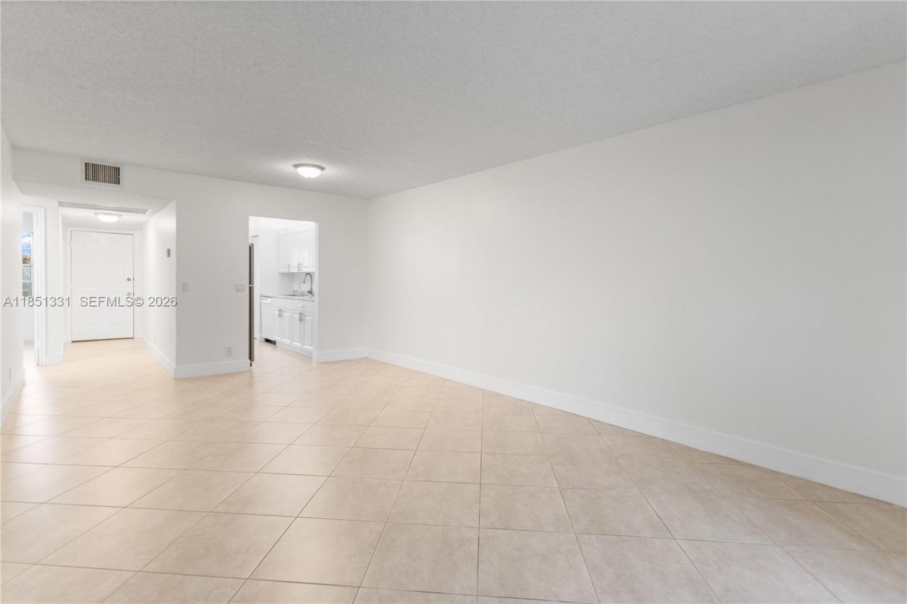 1400 SW 124th Ter, Unit 109Q, Pembroke Pines, FL 33027 Photo