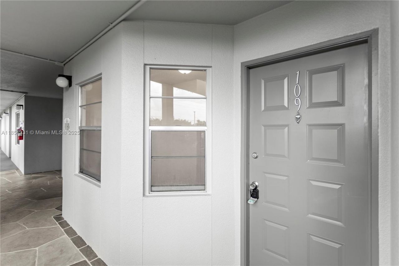 1400 SW 124th Ter, Unit 109Q, Pembroke Pines, FL 33027 Photo